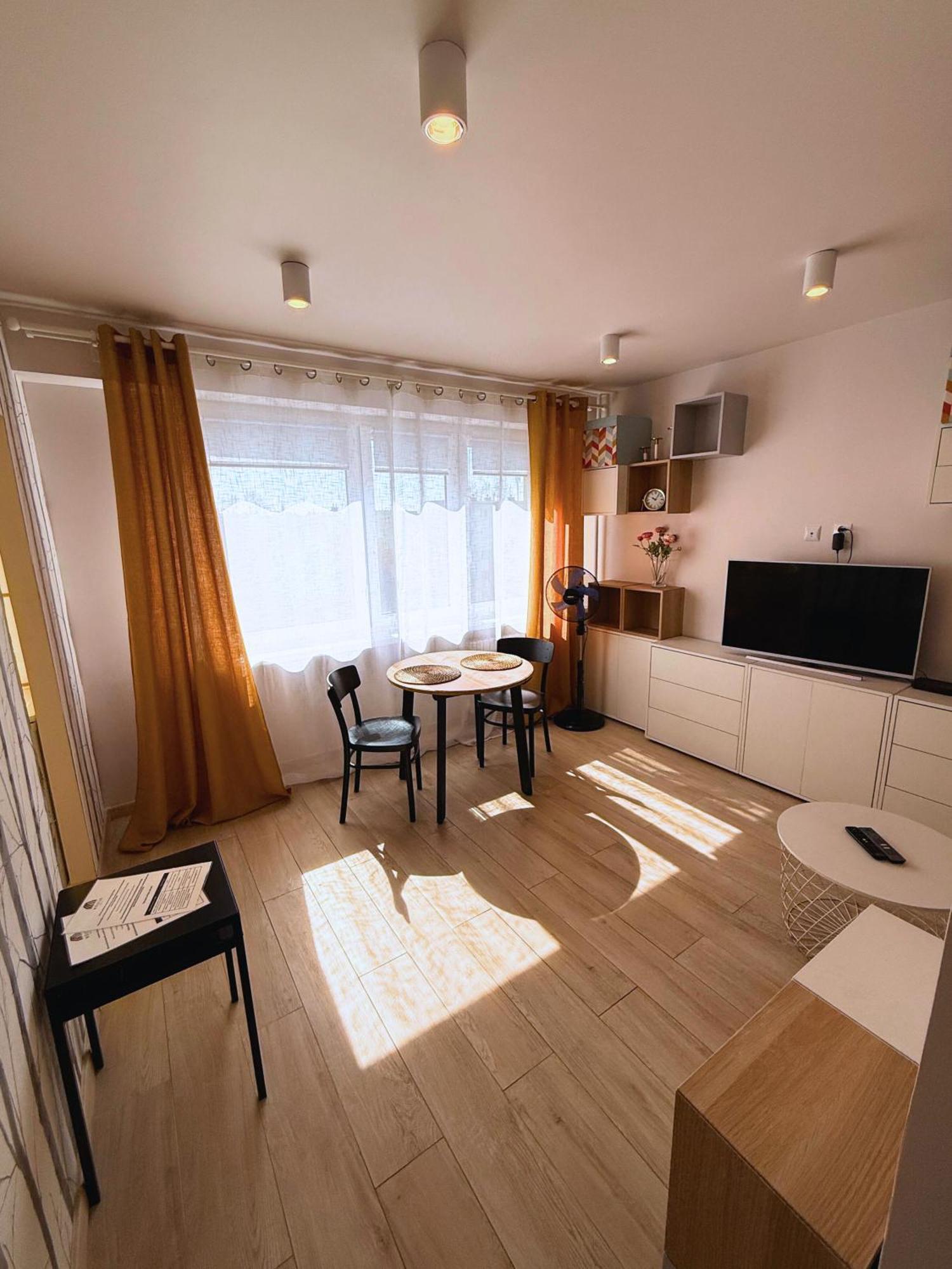 Zacisze Kopernika Z Darmowym Parkingiem Apartment Torun Exterior photo